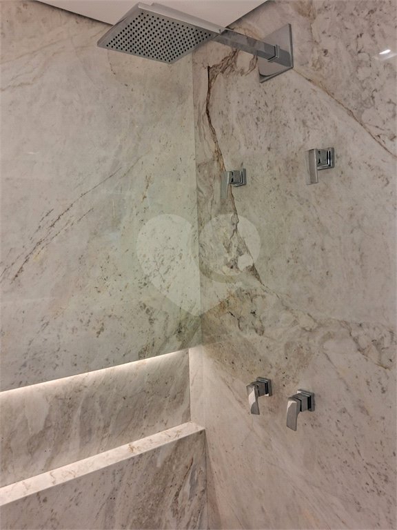 Apartamento à venda com 3 suítes em Moema, São Paulo, SP