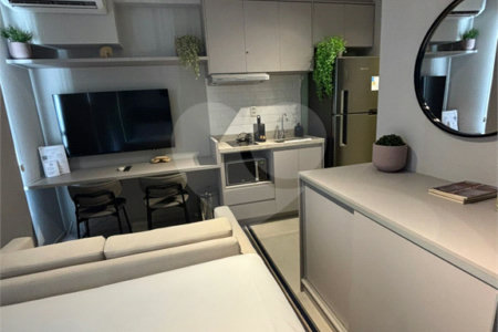 Studio mobiliado em andar alto com lazer completo em Indianópolis