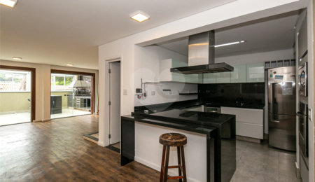 Casa à venda com 3 quartos, sendo 1 suíte, em Campo Belo, São Paulo, SP