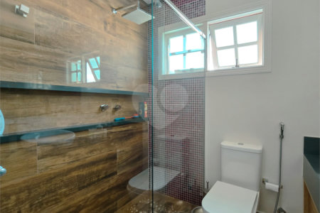 Sobrado à venda com 3 quartos, sendo 1 suíte, em Vila Paulicéia, São Paulo, SP