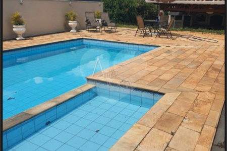 Sobrado à venda com 3 suítes em Condomínio Residencial Santa Helena, Bragança Paulista, SP