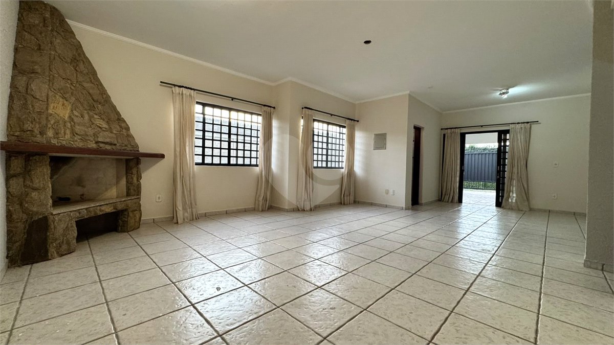 Casa à venda ou para alugar com 3 quartos, sendo 1 suíte, em Jardim Paulista, Atibaia, SP