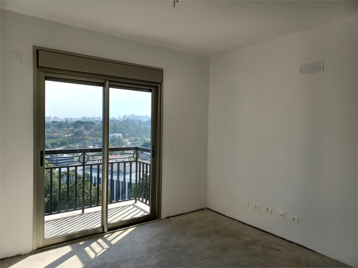 Apartamento à venda com 4 suítes em Real Parque, São Paulo, SP