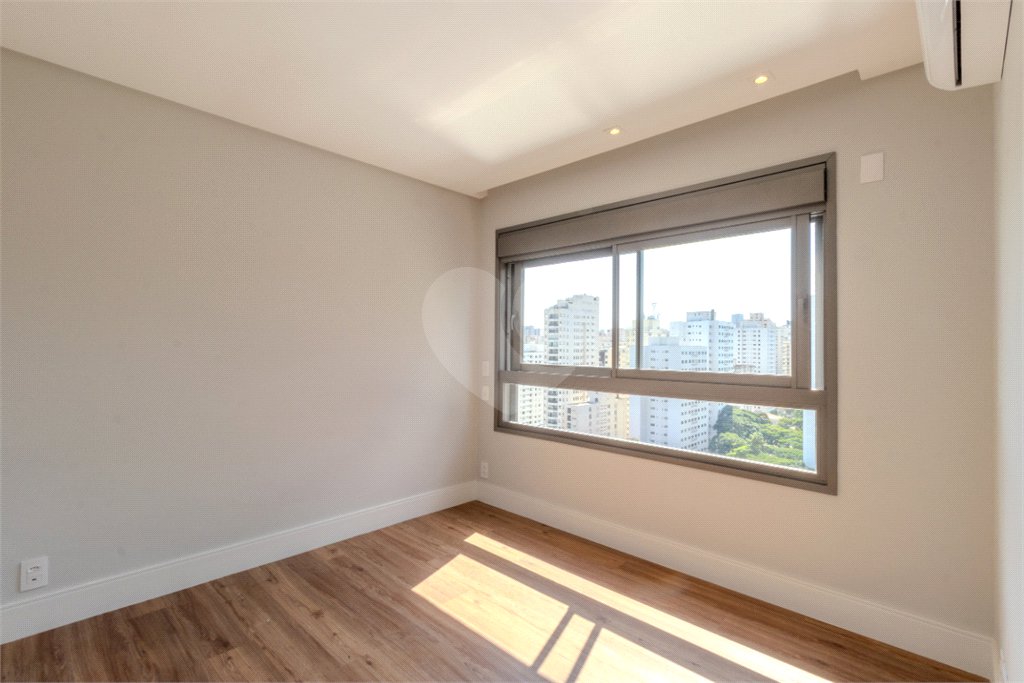 Apartamento para venda em Moema com 3 quartos, sendo 3 suítes, 2 vagas, 149 m²