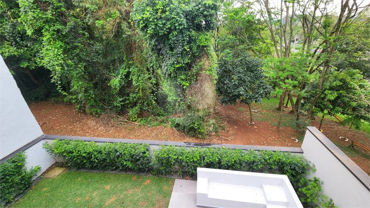 Casa à venda com 3 suítes no condomínio Via Castelli, Louveira - SP