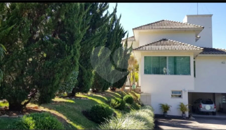 Casa à venda com 4 suítes no condomínio Monte Samkhya, Serra Negra - SP