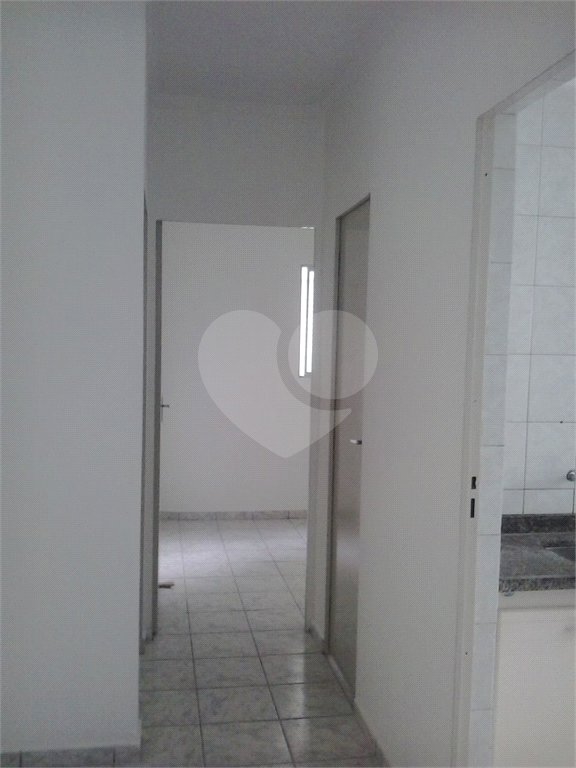 Apartamento à venda com 2 quartos em Vila Perracini, Poá, SP