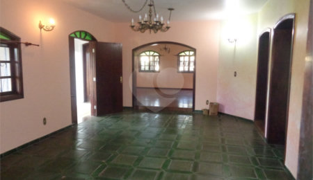 Casa à venda com 5 quartos, sendo 3 suítes, em Vila Esperia ou Giglio, Atibaia, SP
