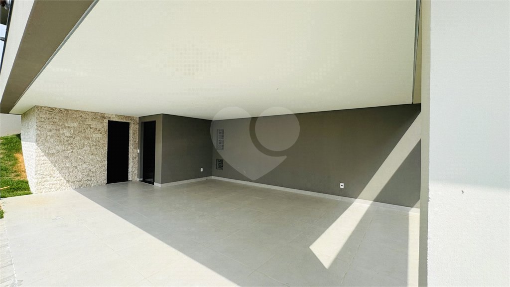 Casa à venda com 3 suítes no condomínio Santa Isabel I, Louveira - SP