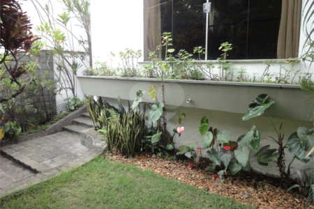 Sobrado à venda com 4 quartos, sendo 3 suítes, em Jardim São Bento, São Paulo, SP