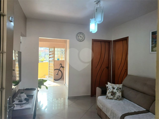 Sobrado à venda com 6 quartos em Jardim Peri, São Paulo, SP
