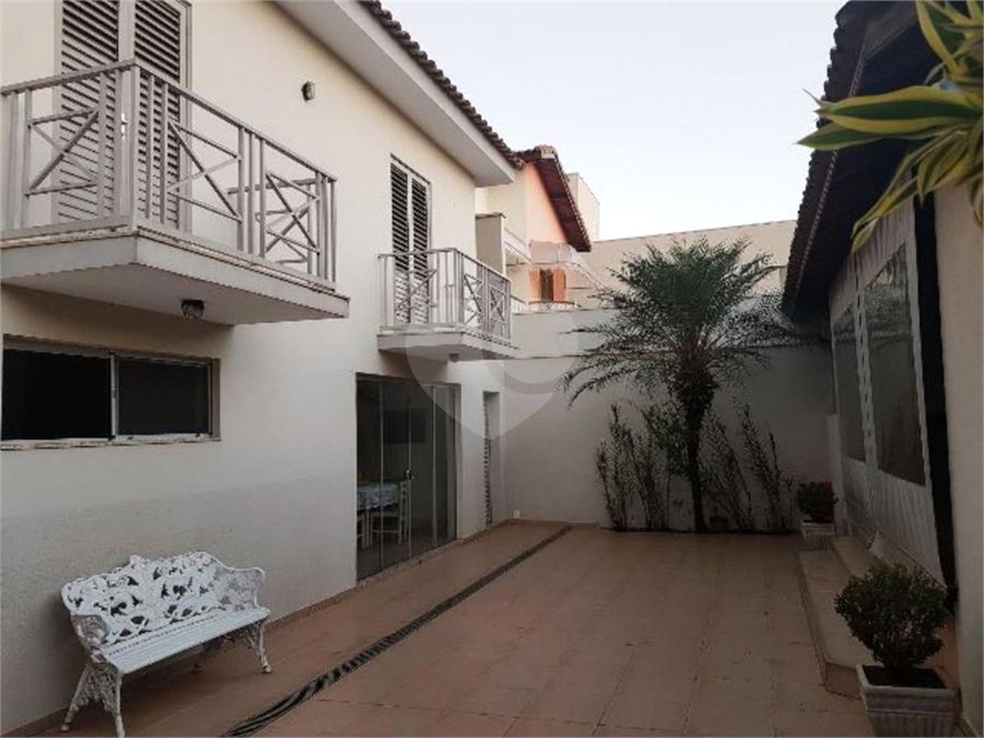 Casa à venda com 4 quartos, sendo 1 suíte, no condomínio Residencial Esplanada, Salto - SP