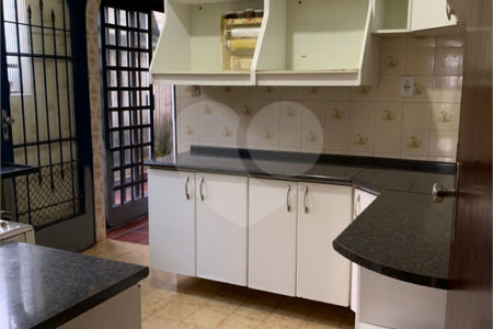 Sobrado à venda com 3 quartos, sendo 1 suíte, em Vila do Castelo, São Paulo, SP