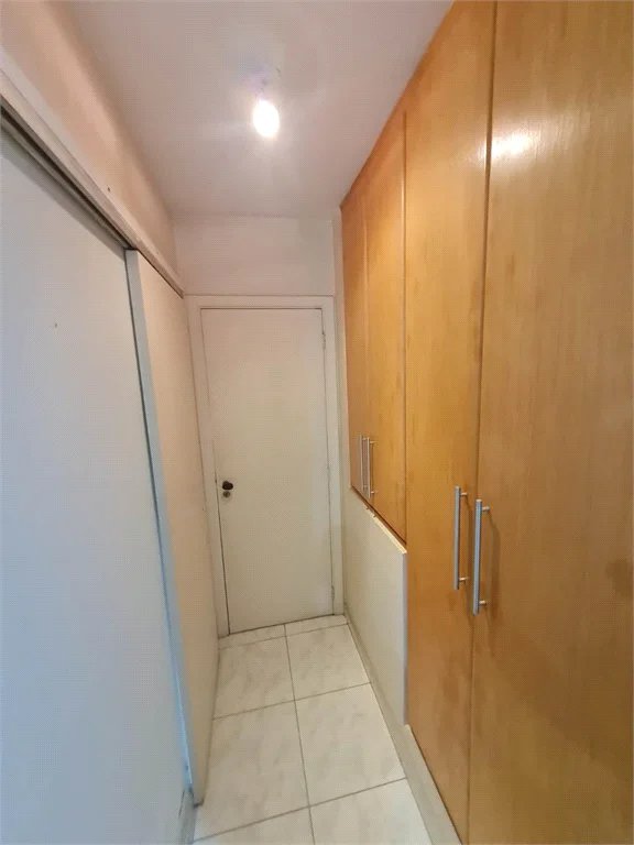 Casa à venda com 3 quartos, sendo 1 suíte,  no condomínio Moradas do Ipê, São Paulo - SP