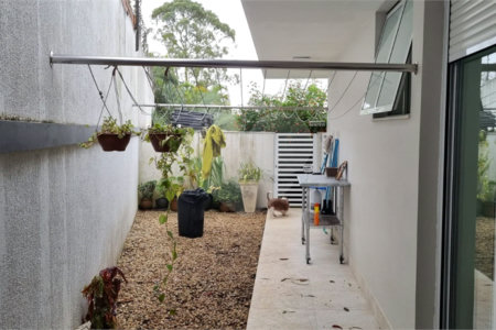 Casa à venda com 5 quartos, sendo 2 suítes, no condomínio Swiss Park, São Bernardo do Campo - SP
