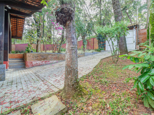 Casa Térrea à venda ou para alugar com 5 quartos, sendo 1 suíte,  em Jardim Marajoara, São Paulo, SP