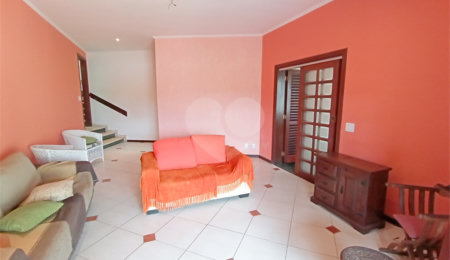 Casa à venda com 4 suítes no condomínio Estância Marambaia, Vinhedo - SP