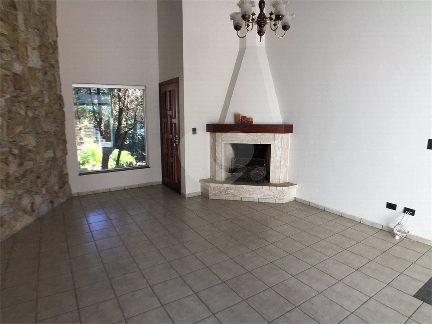 Casa à venda com 4 suítes no condomínio Estância Marambaia, Vinhedo - SP