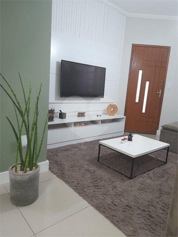 Casa à venda com 3 quartos, sendo 1 suíte,  em Vila Suissa, Mogi das Cruzes, SP