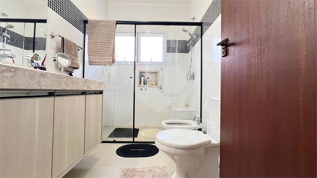 Casa à venda com 3 suítes no condomínio Haras Paineiras, Salto - SP