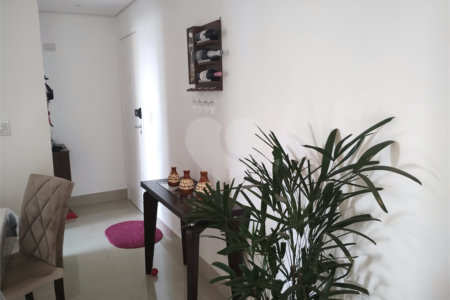 Apartamento à venda com 3 quartos, sendo 1 suíte,  em Jardim Ester Yolanda, São Paulo, SP