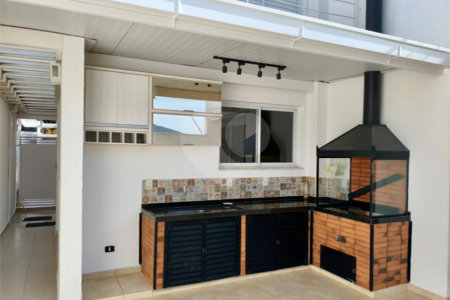 Casa à venda com 3 quartos, sendo 1 suíte, no condomínio Residencial Rio Preto Village, Atibaia - SP