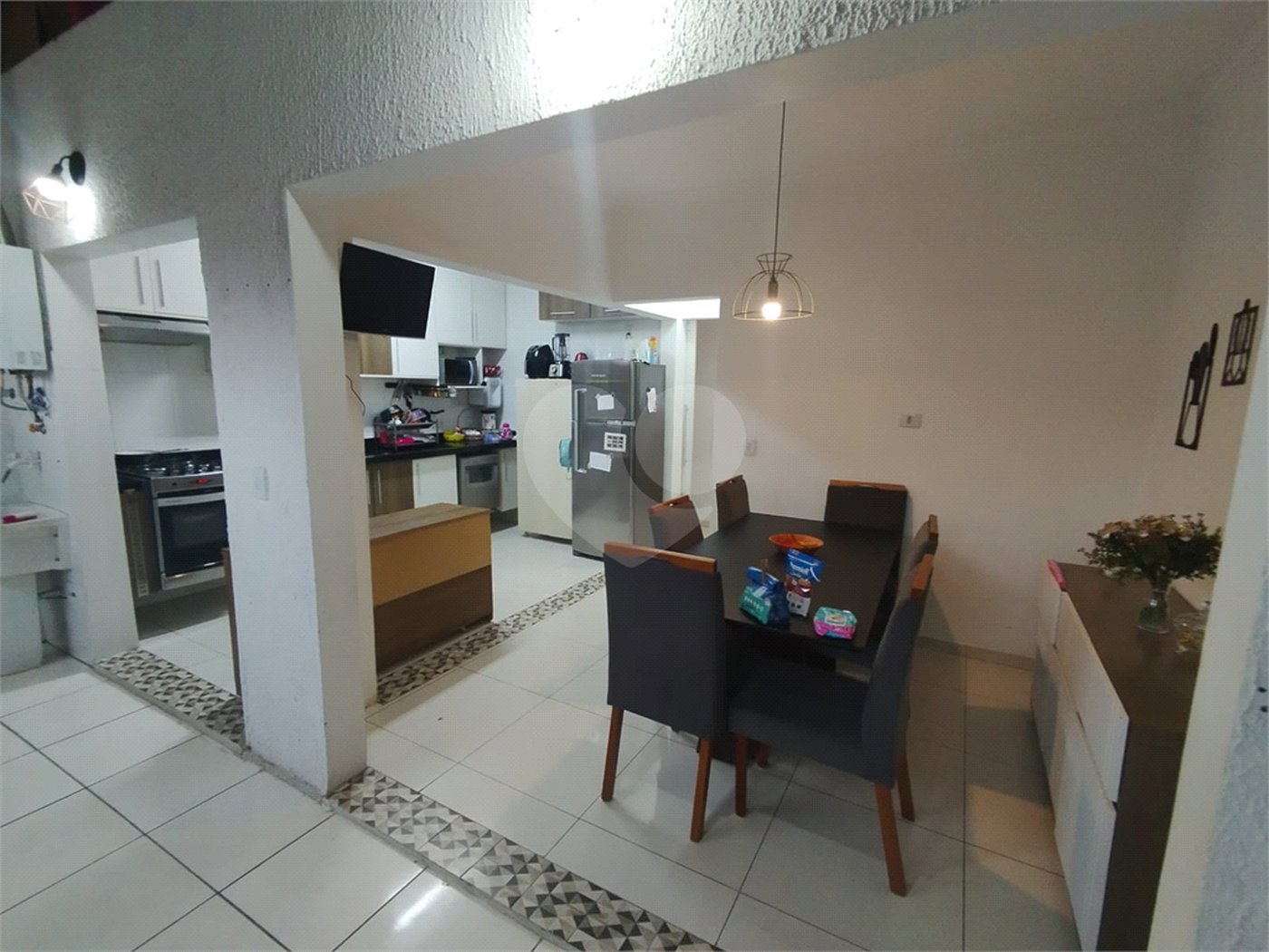 Casa à venda com 2 quartos, sendo 1 suíte, no condomínio Residencial Viva Vida, Cotia - SP