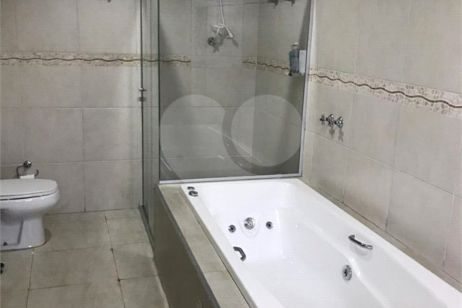 Sobrado à venda com 3 quartos, sendo 1 suíte, em Tremembé, São Paulo, SP