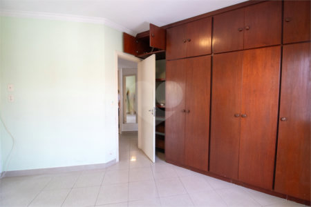 Sobrado à venda com 3 quartos, sendo 1 suíte, em Jardim Ester, São Paulo, SP