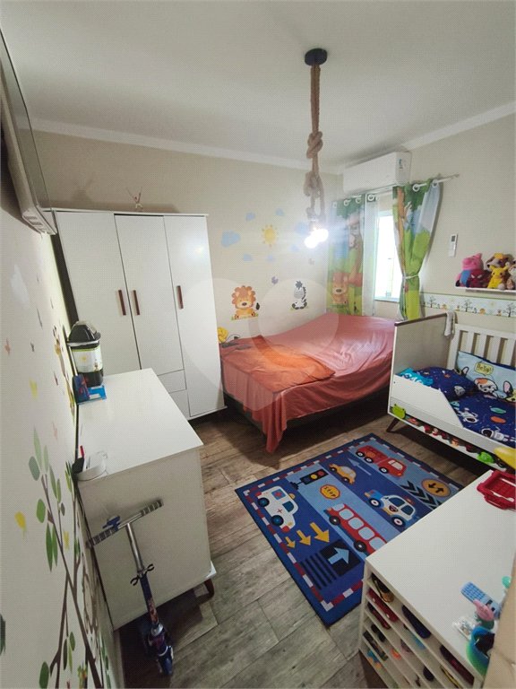 Sobrado à venda com 2 quartos, sendo 1 suíte, em Parque Novo Oratório, Santo André, SP