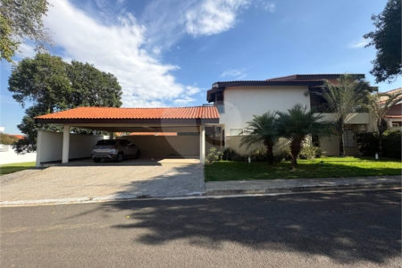 Casa à venda com 4 suítes no condomínio Granja Olga II, Sorocaba - SP