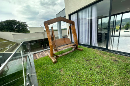 Sobrado à venda com 4 quartos, sendo 2 suítes,  no Centro, Joanópolis, SP