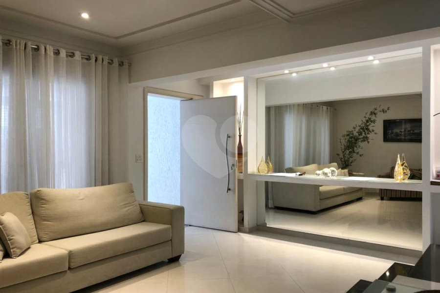 Casa à venda com 3 suítes em Santana, São Paulo, SP