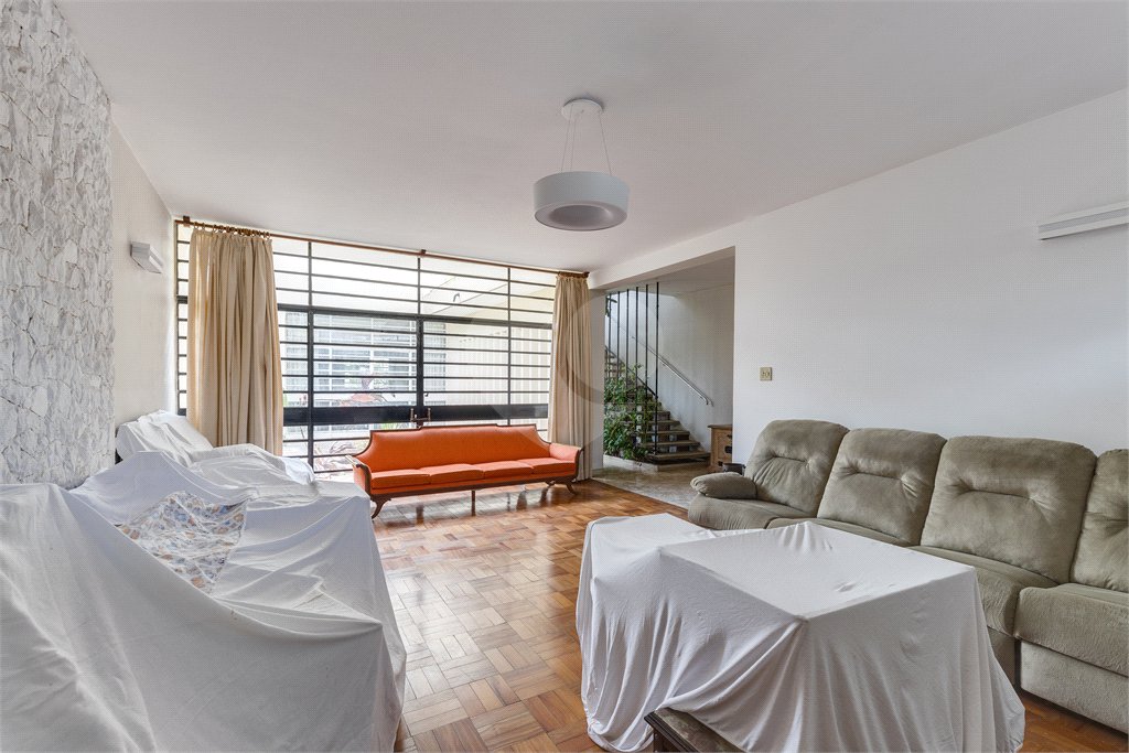 Sobrado à venda com 5 quartos, sendo 2 suítes, em Brooklin, São Paulo, SP
