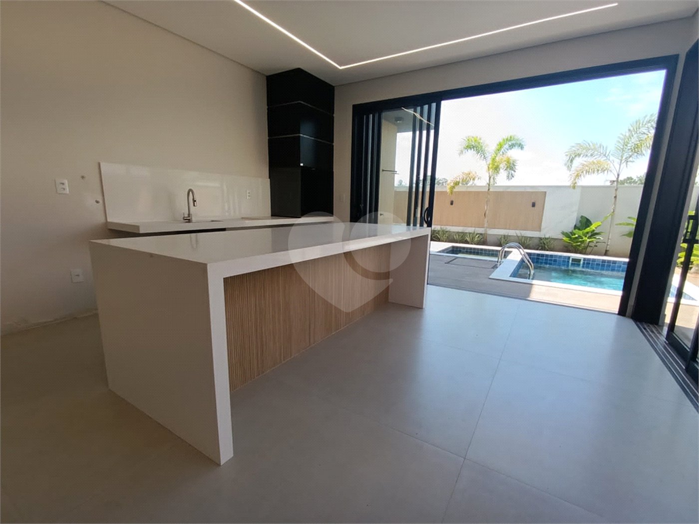 Casa à venda com 3 suítes no condomínio Villa Sapezal, Indaiatuba - SP