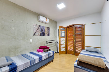 Casa Térrea à venda com 5 quartos, sendo 2 suítes, em Alto da Boa Vista, São Paulo, SP