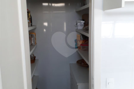 Apartamento à venda com 3 quartos, sendo 2 suítes, em Campo Belo, São Paulo, SP