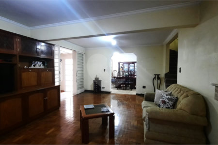 Casa à venda com 3 quartos, sendo 2 suítes, em Santo Amaro, São Paulo, SP