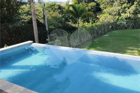Casa à venda com 4 quartos, sendo 3 suítes, no condomínio Estância Marambaia, Vinhedo - SP