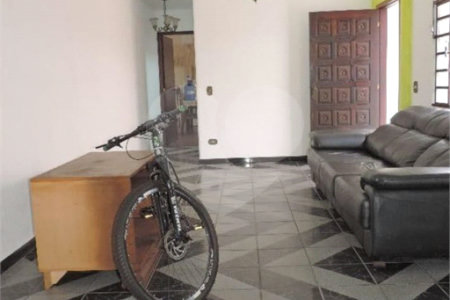 Sobrado à venda com 4 quartos em Vila Ipojuca, São Paulo, SP