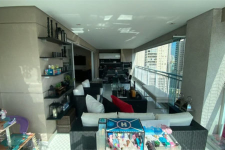 Apartamento à venda com 3 suítes em Vila Romana, São Paulo, SP