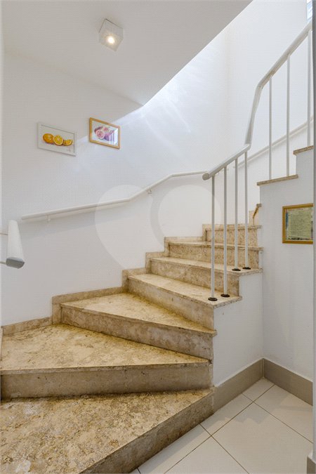 Casa de Vila à venda com 4 quartos, sendo 3 suítes, em Chácara Santo Antônio, São Paulo, SP