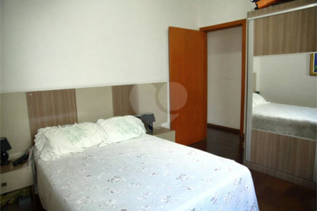 Sobrado à venda com 4 quartos, sendo 2 suítes, em Nova Petrópolis, São Bernardo do Campo, SP