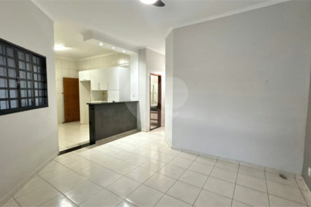 Casa à venda com 3 quartos, sendo 1 suíte,  em Ipê, Três Lagoas, MS