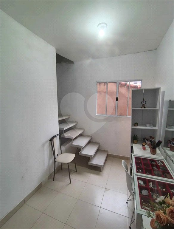 Casa à venda com 2 quartos no condomínio Antilhas, Cotia - SP
