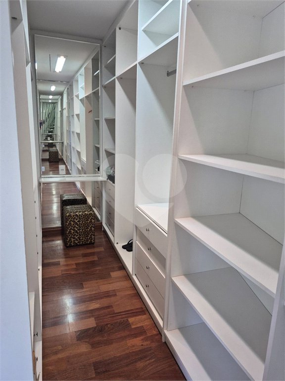 Casa para alugar com 5 quartos, sendo 4 suítes, no condomínio Colinas Japore, São Paulo - SP