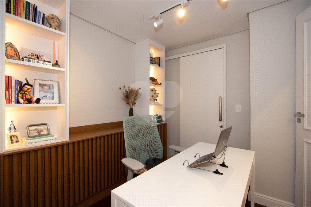 Apartamento à venda com 3 quartos, sendo 1 suíte,  em Vila Uberabinha, São Paulo, SP