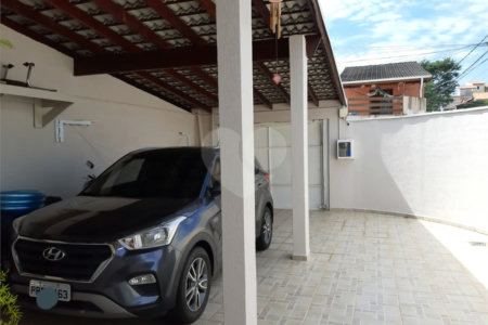 Sobrado à venda com 3 quartos, sendo 1 suíte, em Vila Suissa, Mogi das Cruzes, SP