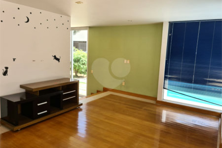 Casa à venda com 6 quartos, sendo 4 suítes, no condomínio Jardim Paulista I, Vinhedo - SP