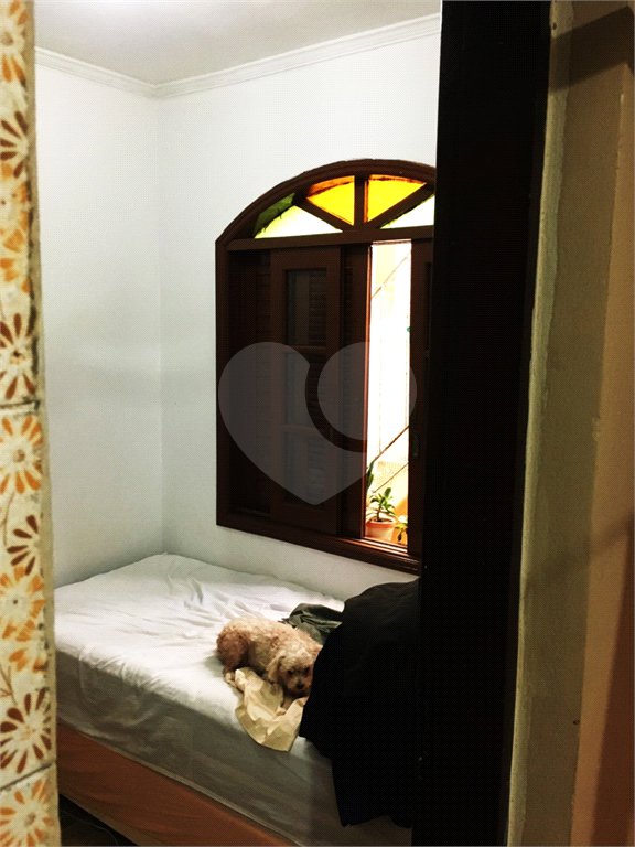 Sobrado à venda com 4 quartos, sendo 1 suíte,  em Vila Gomes, São Paulo, SP